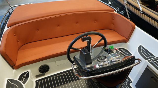 Primeur 710 Suzuki 60pk | Koelkast & Audio | DIRECT VAARKLAAR! — foto 21 van 21