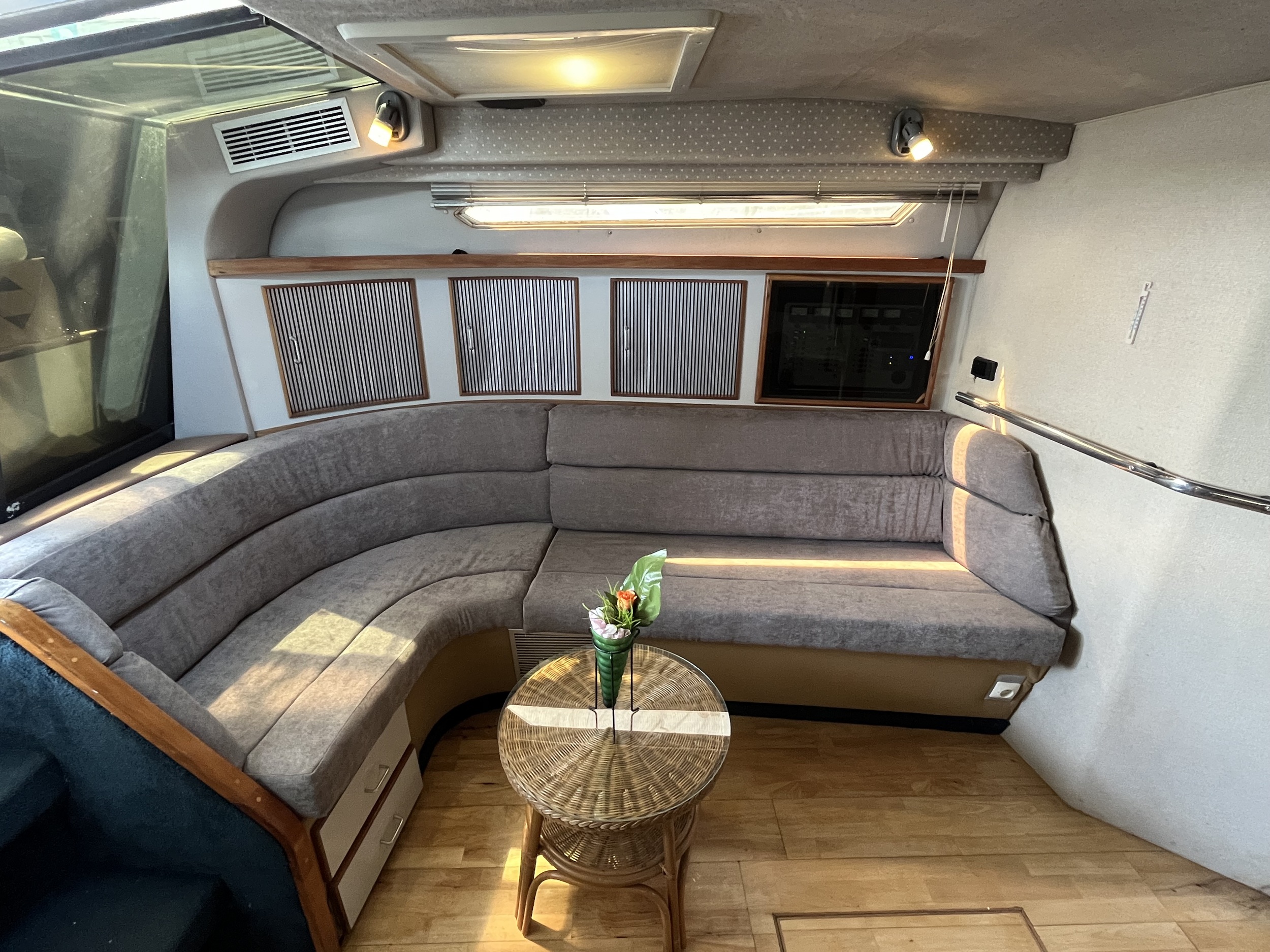 Sea Ray 390 Express Cruiser — foto 15 van 43