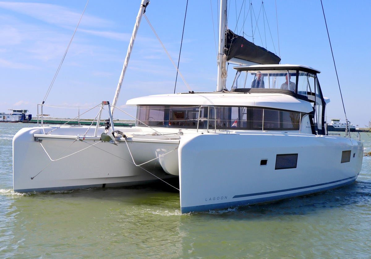 Lagoon 42