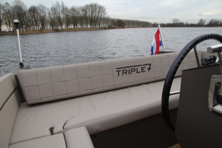 Triple 7 tender DE GROOTSTE SLOEPENSHOWROOM VAN NEDERLAND (Gedupliceerd) — foto 8 van 14
