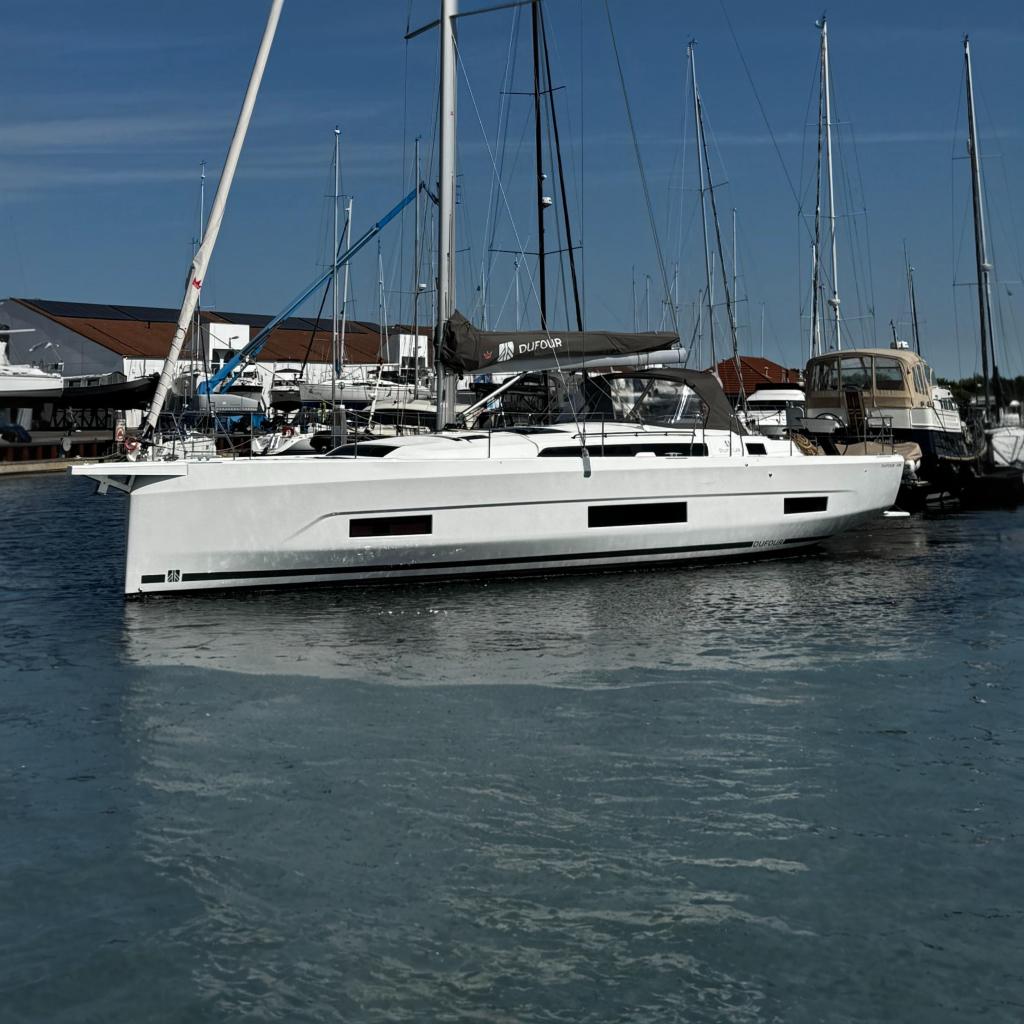 Dufour 470 — foto 2 van 11