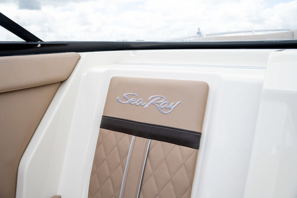Sea Ray Sun Sport 250 — foto 24 van 46