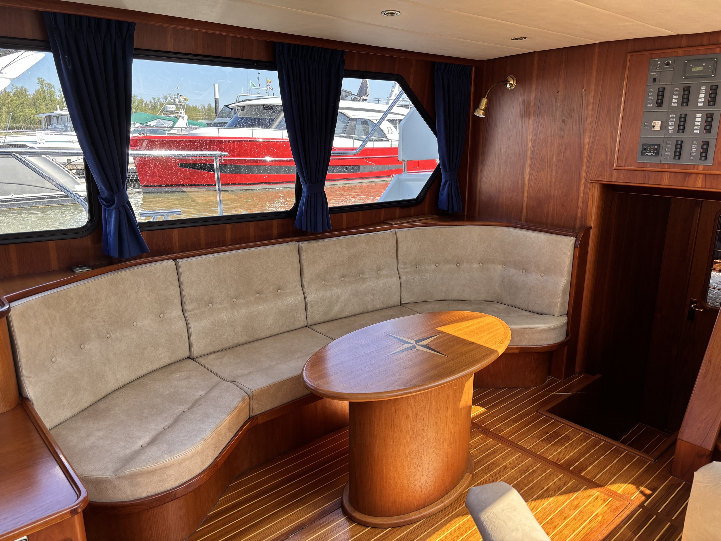 Explorer 45 — foto 14 van 31
