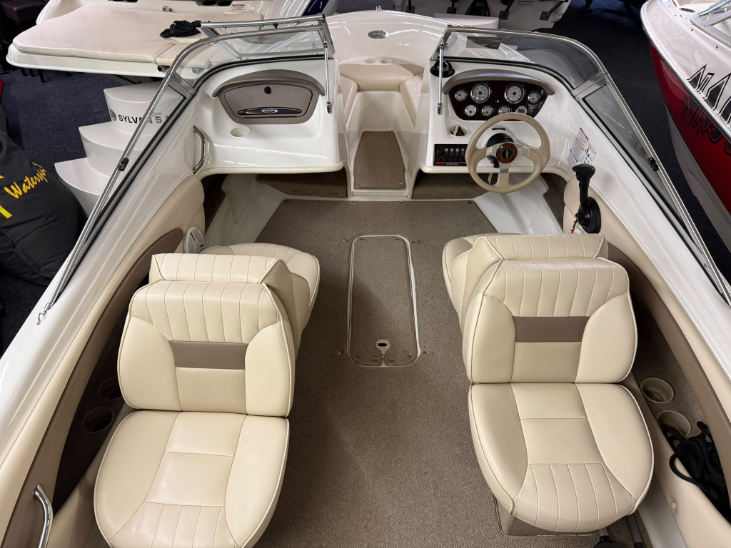 Chaparral 180 SSI — foto 10 van 16