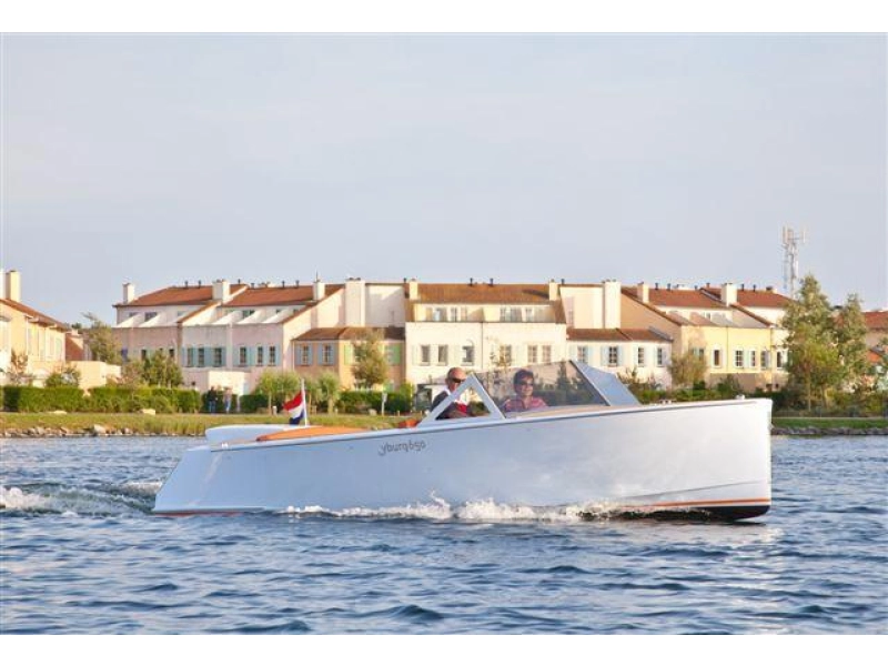 Dutch Runabout 650