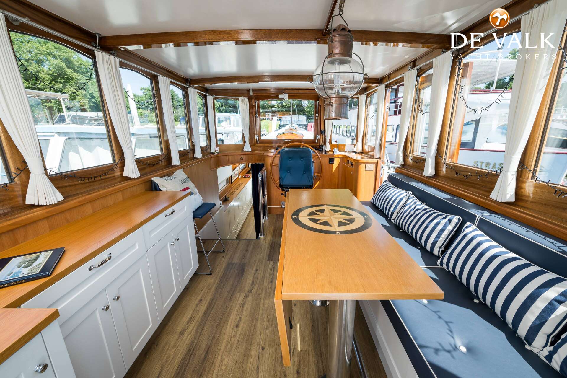 Luxe motor 28M — foto 23 van 44