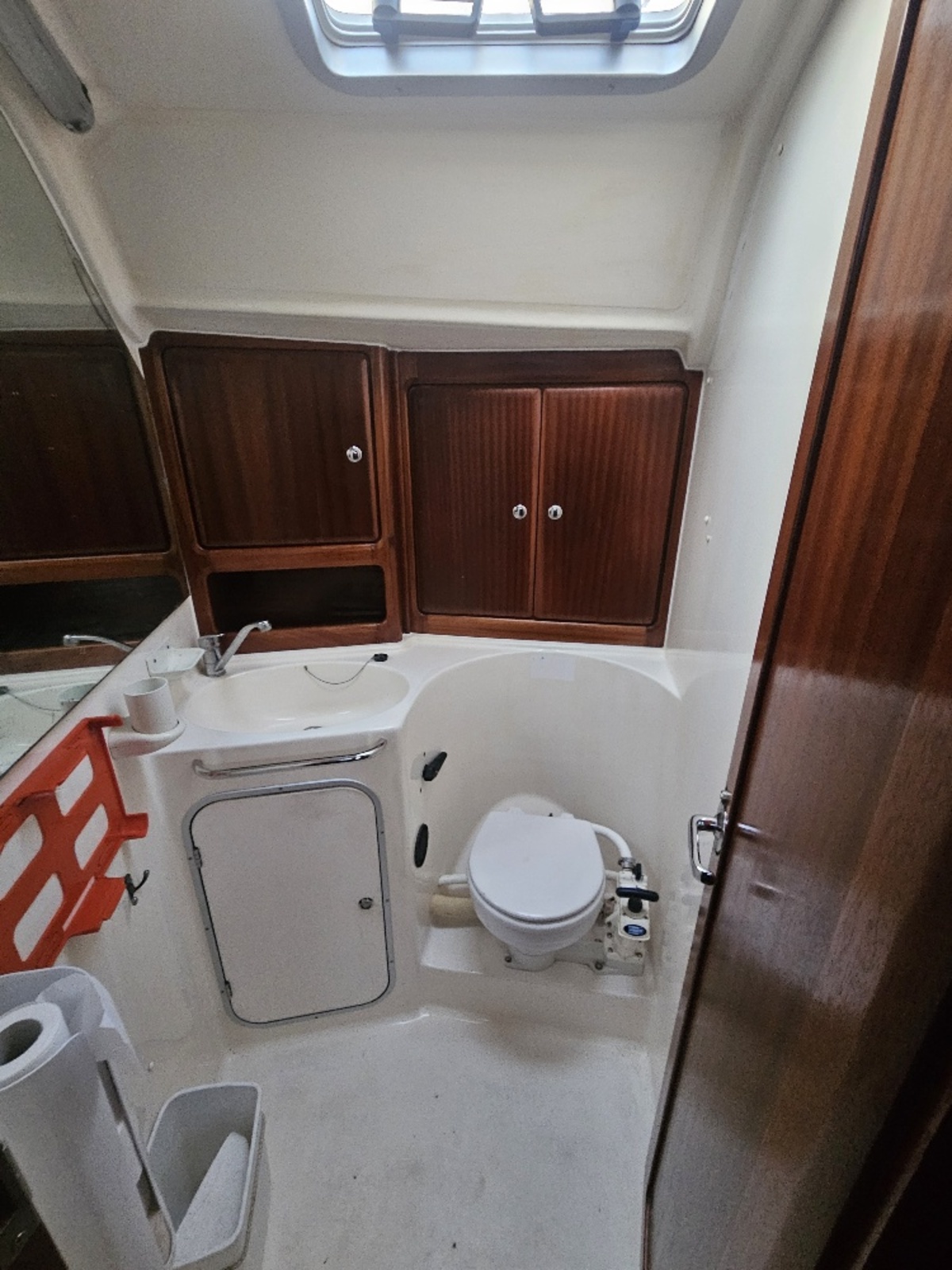 Bavaria 42 Cruiser — foto 11 van 28