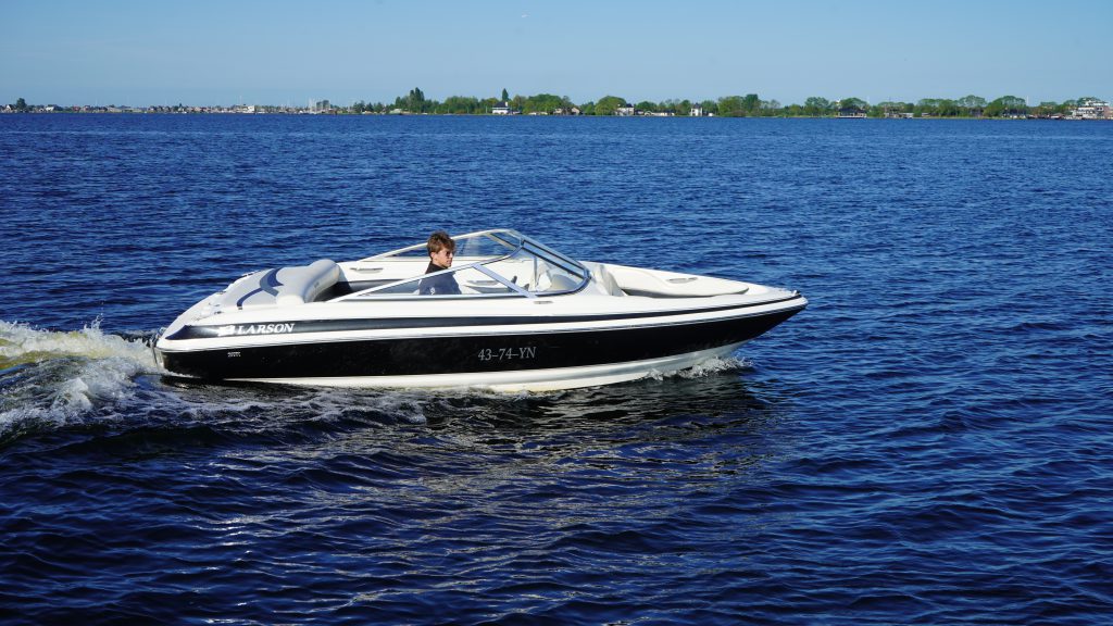 Larson 186 speedboot met Volvo Penta 135pk — foto 9 van 16