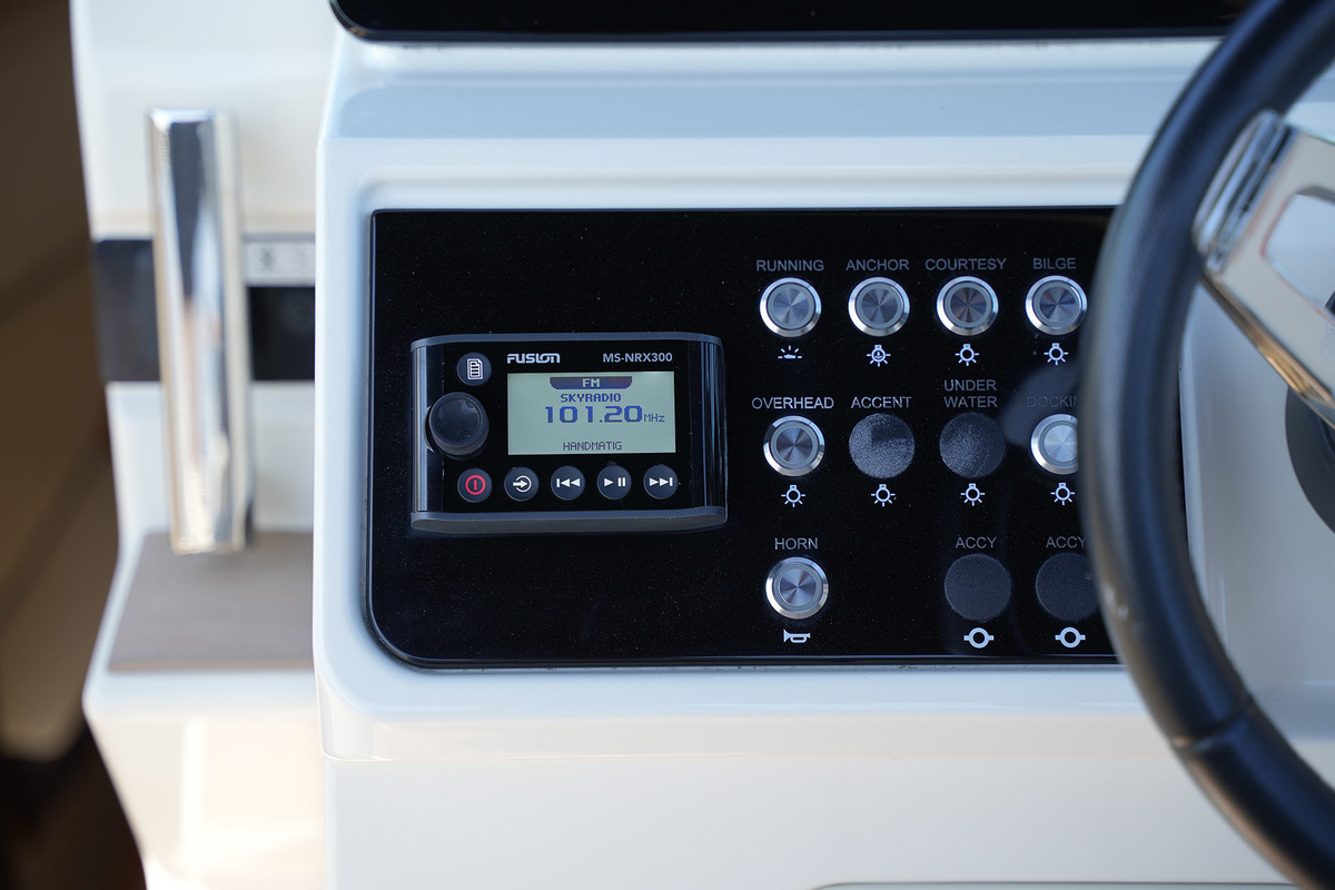 Sea Ray Sundancer 265 — foto 16 van 66