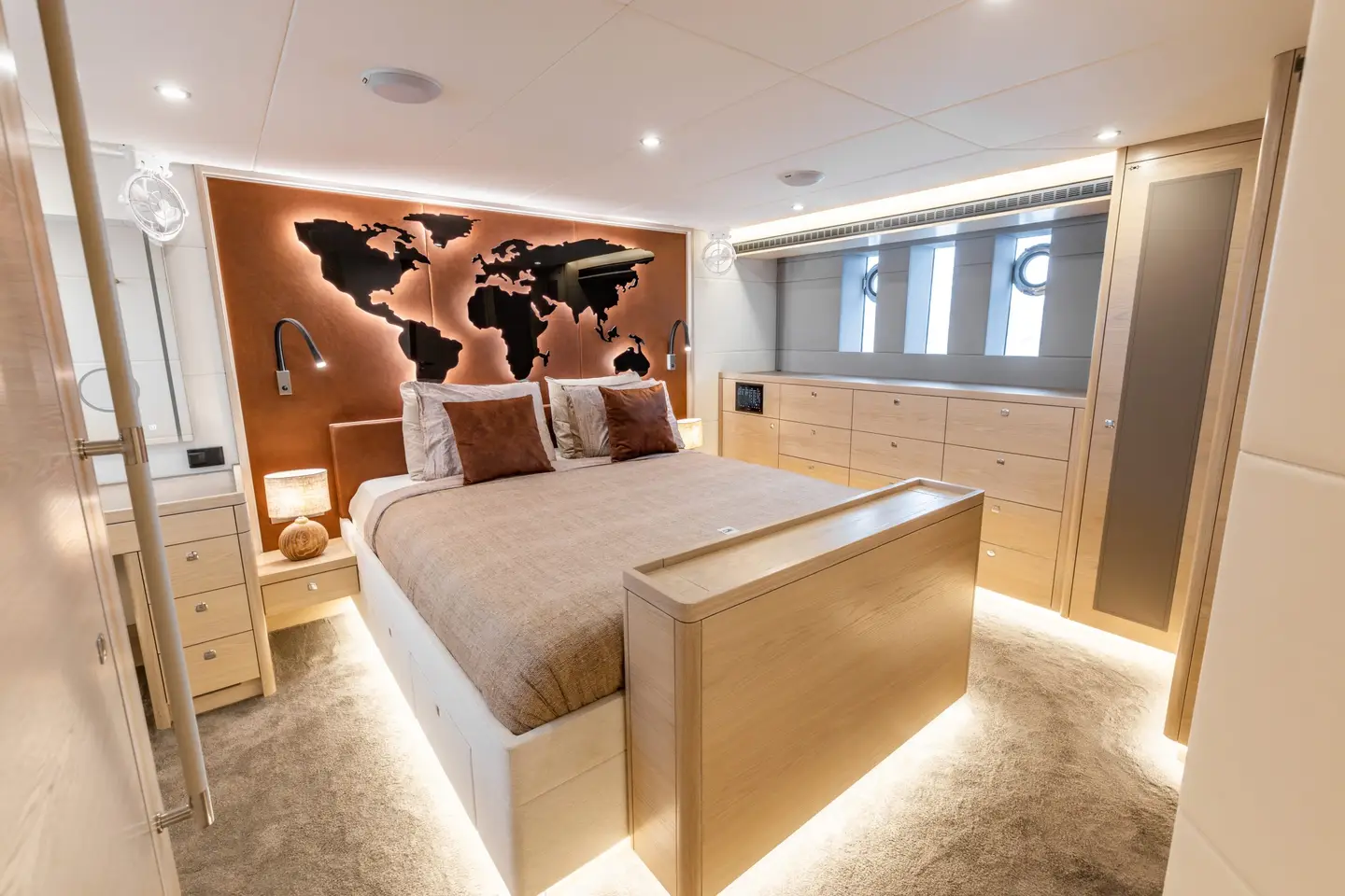 Ocean Explorer 72 — foto 8 van 10