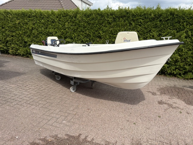 Ryds 435 met Tohatsu 9.8 PK 4 Takt met Tilt functie — foto 6 van 13