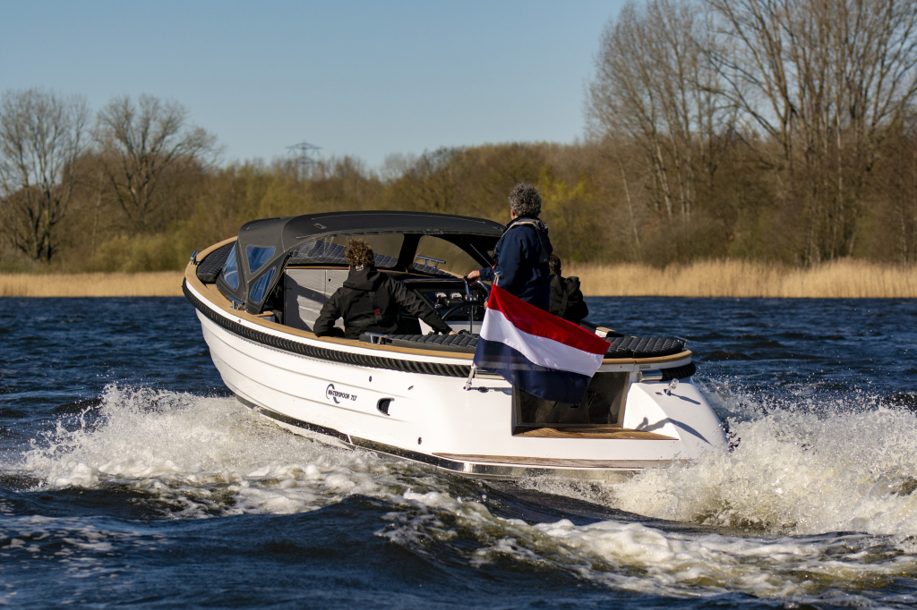 Waterspoor 717 Outboard | Luxe tender | Vanaf €45.950,-