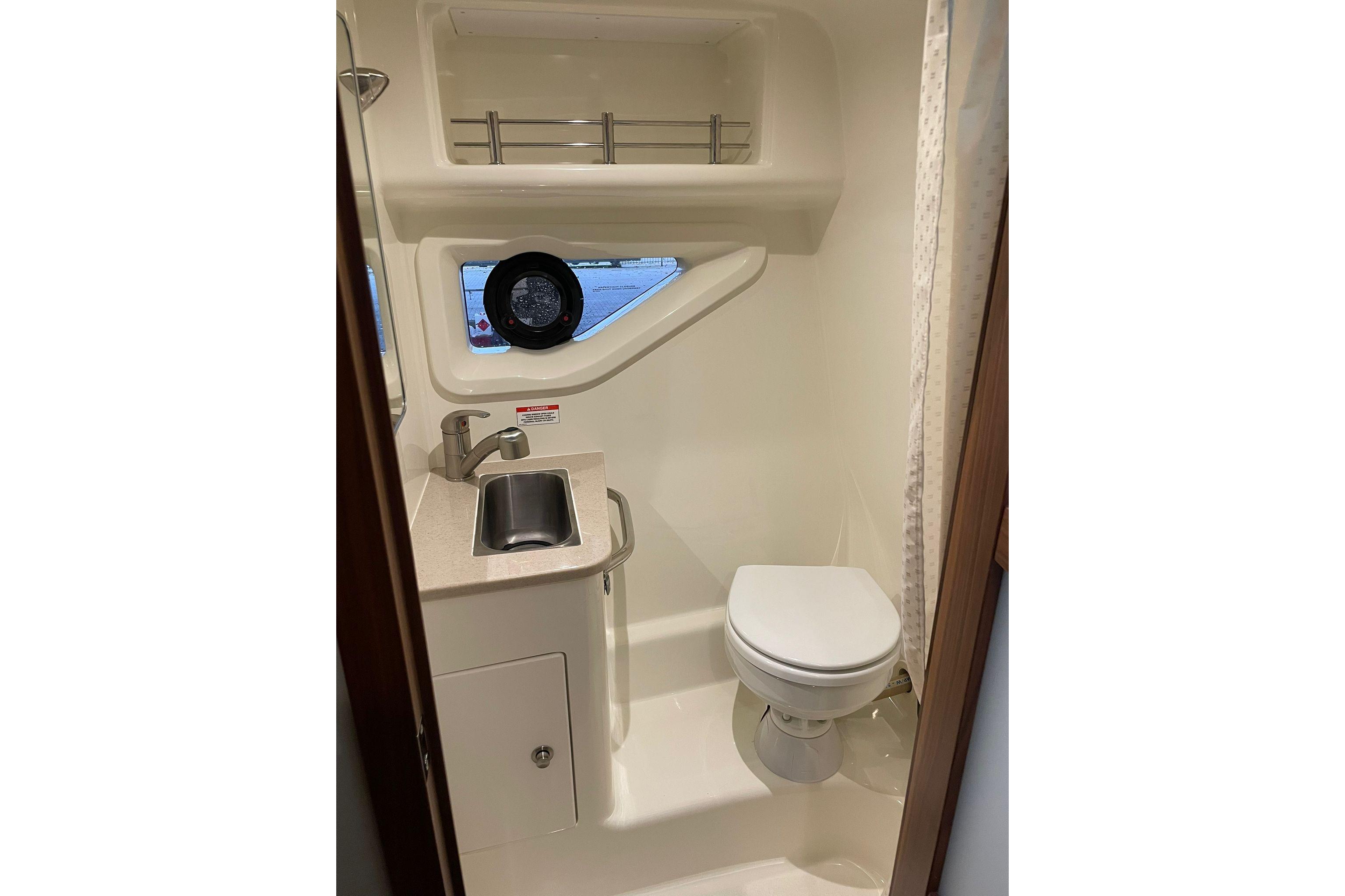Sea Ray 265 Sundancer — foto 18 van 20