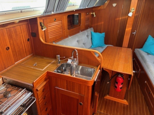 Hallberg-Rassy 31 — foto 36 van 65