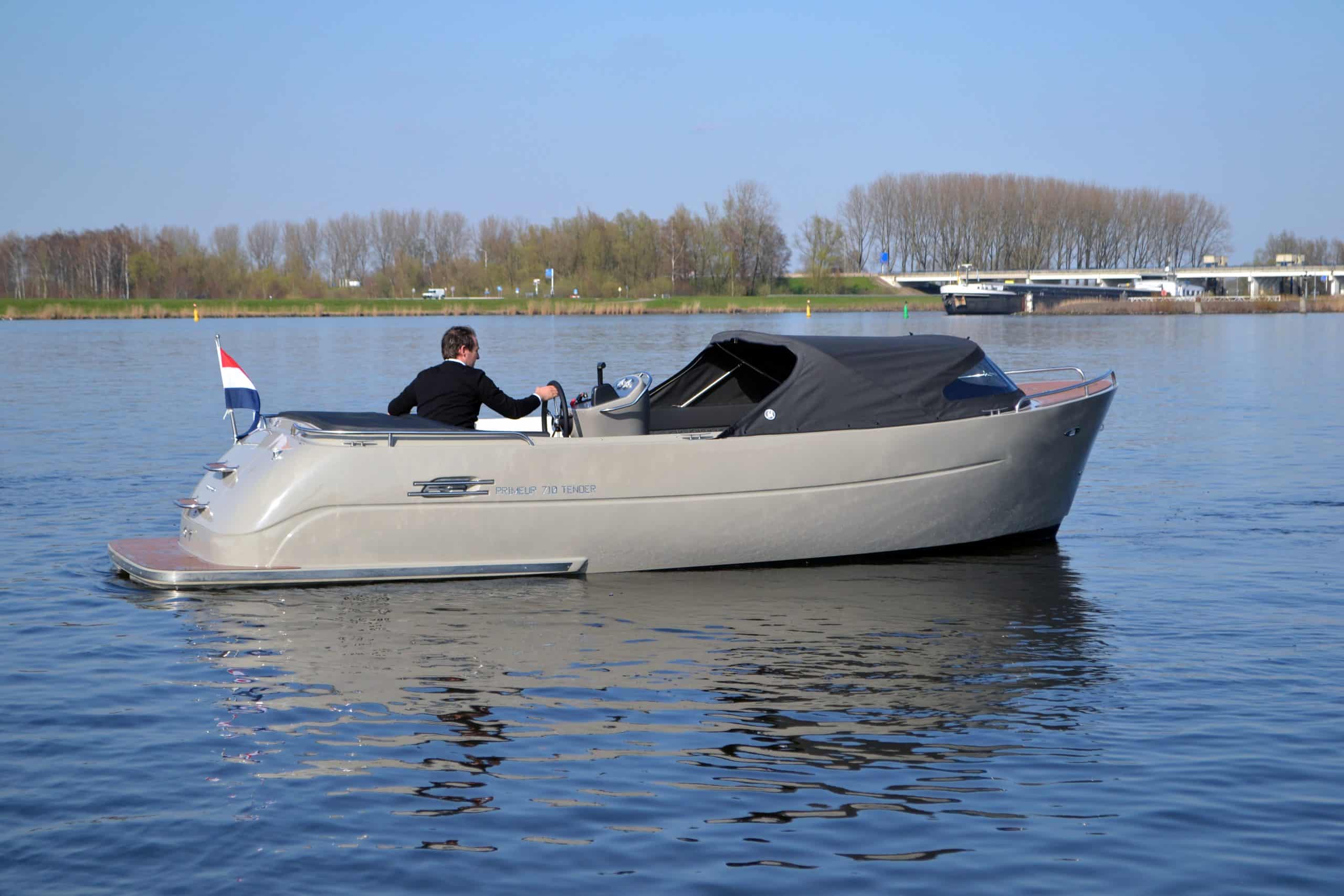 Primeur 710 Tender — foto 1 van 12