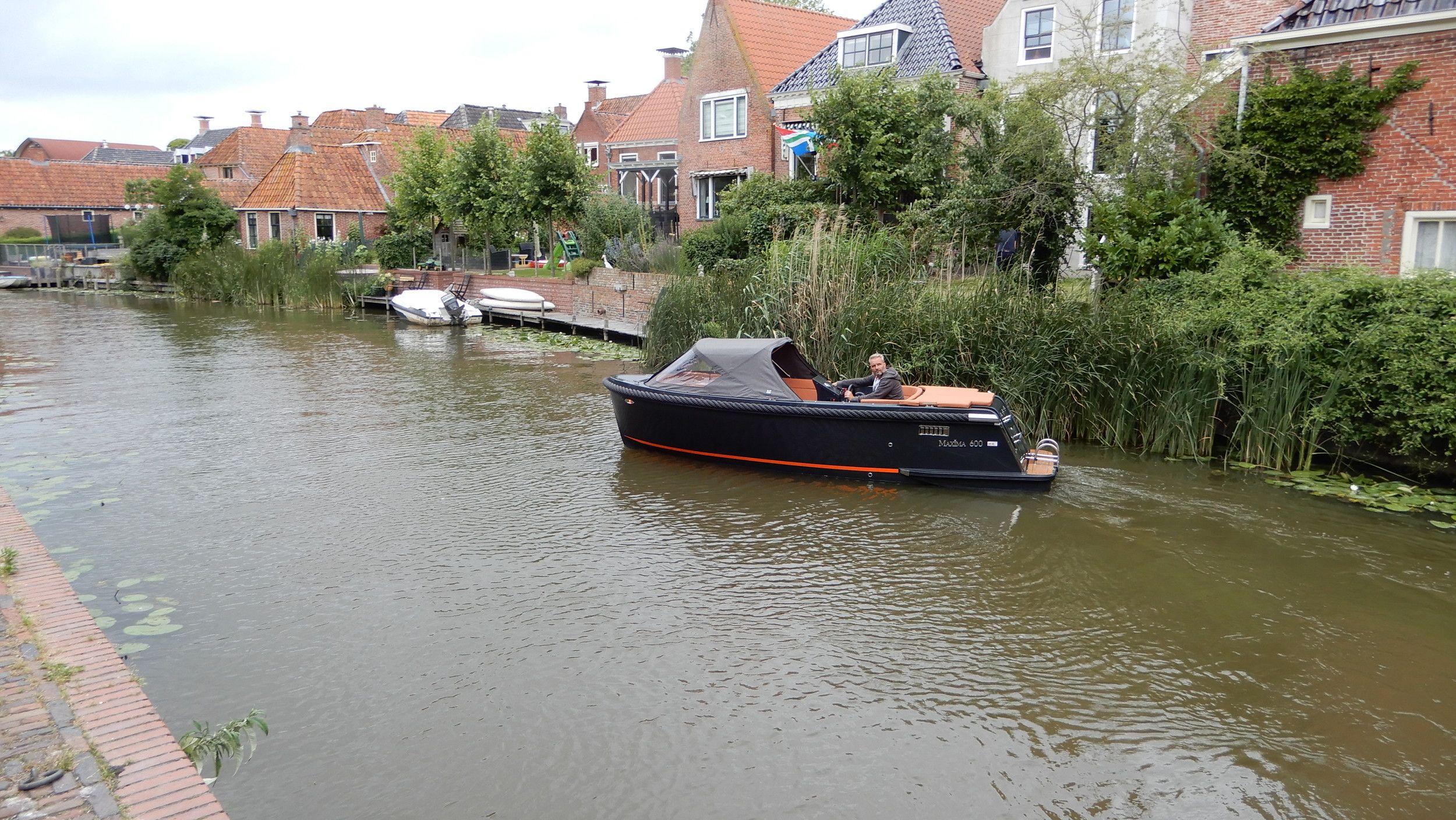 Maxima 600 — foto 2 van 4