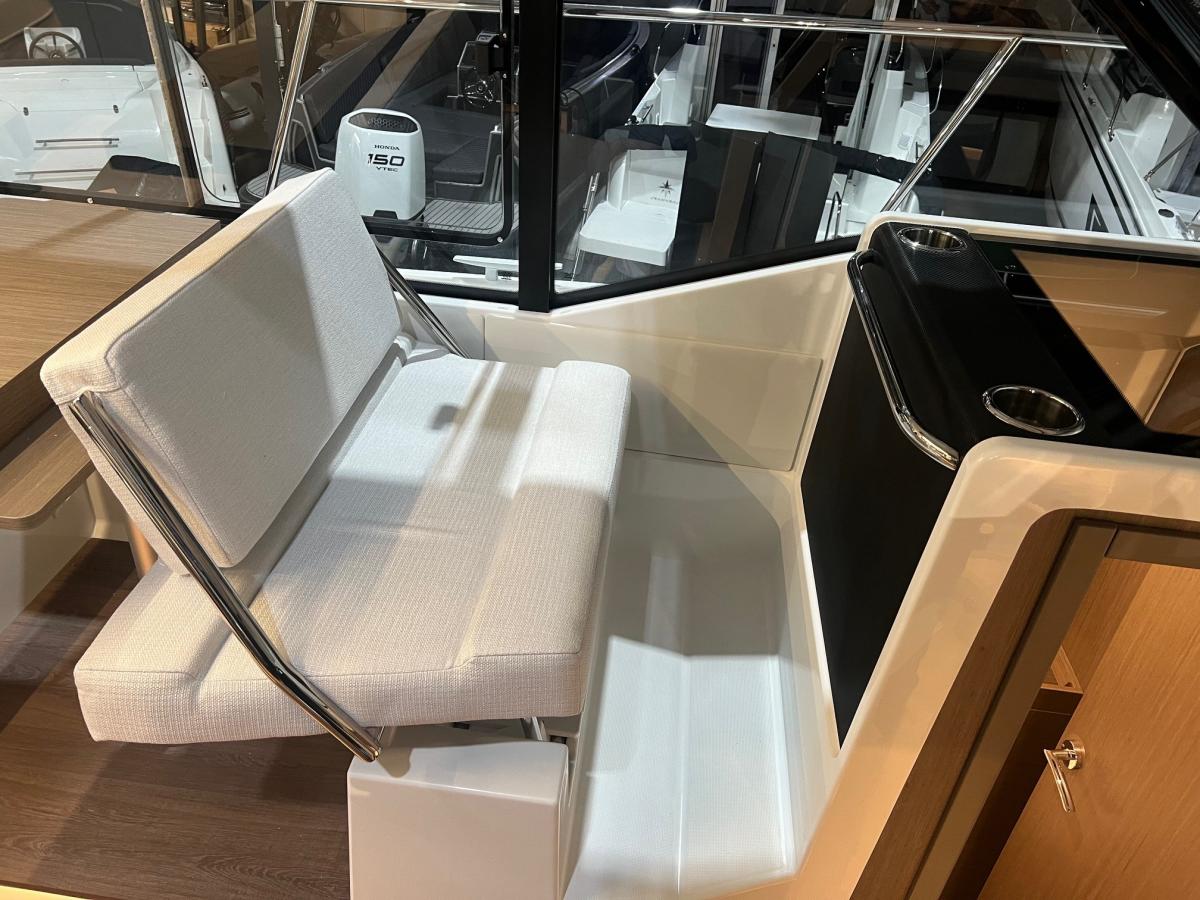 Jeanneau Merry Fisher 895 serie 2. Dit schip is aanwezig op de Yamaha stand van hiswa te water 2026. — foto 34 van 48