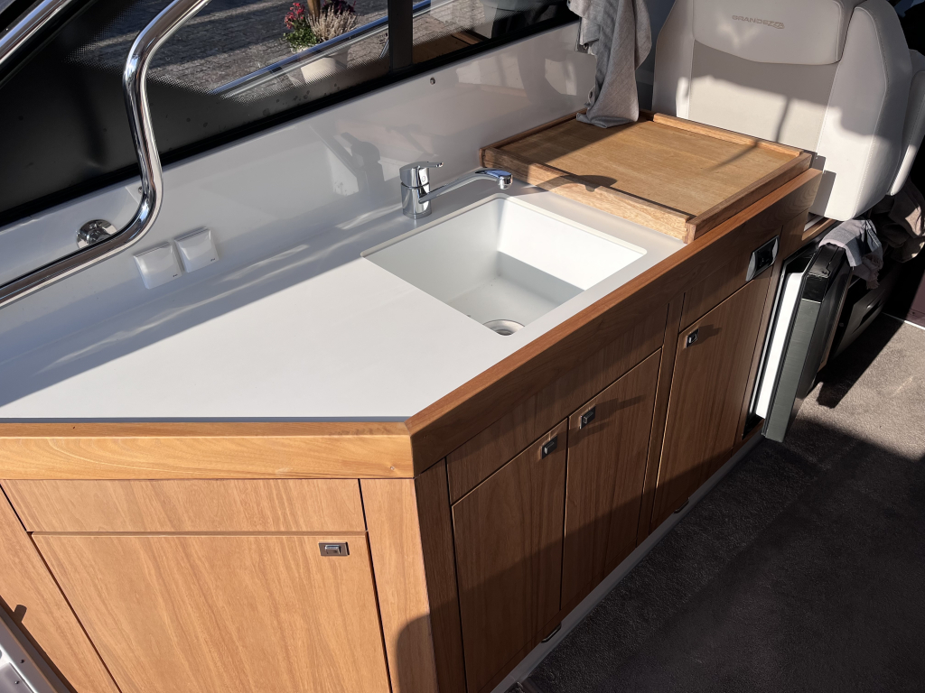 Grandezza 34 OC – 2024 | Volvo Penta D6-380 DPI | Full Options | < 200 vaaruren — foto 12 van 35