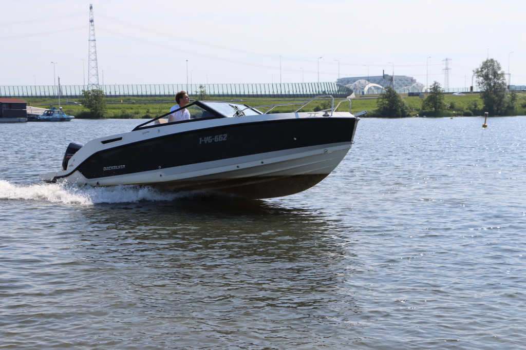 Quicksilver 675 Bowrider — foto 1 van 33
