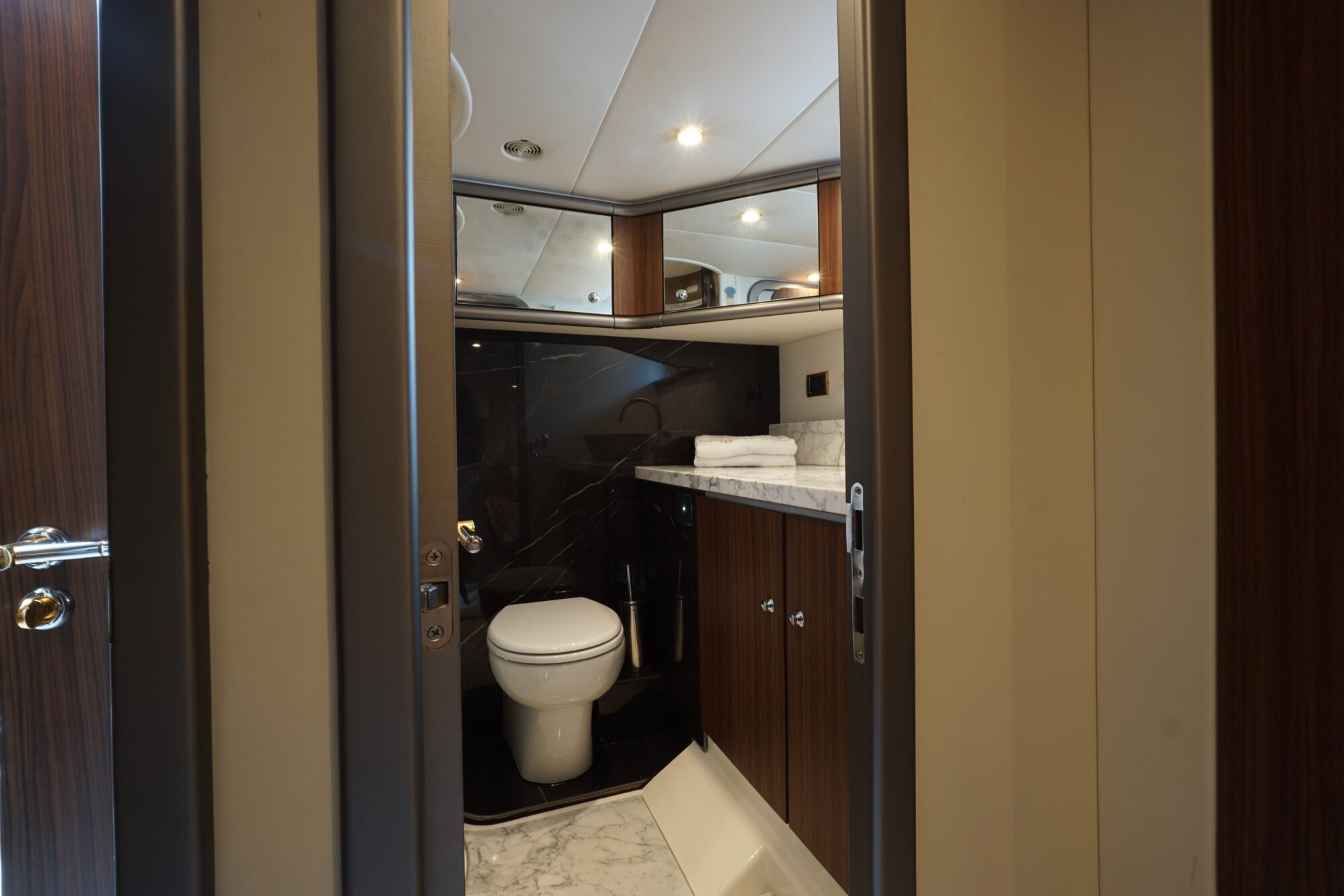 Sunseeker 62 Manhattan — foto 50 van 86