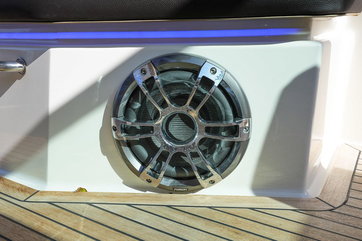 Sea Ray Sundancer 290 — foto 26 van 76