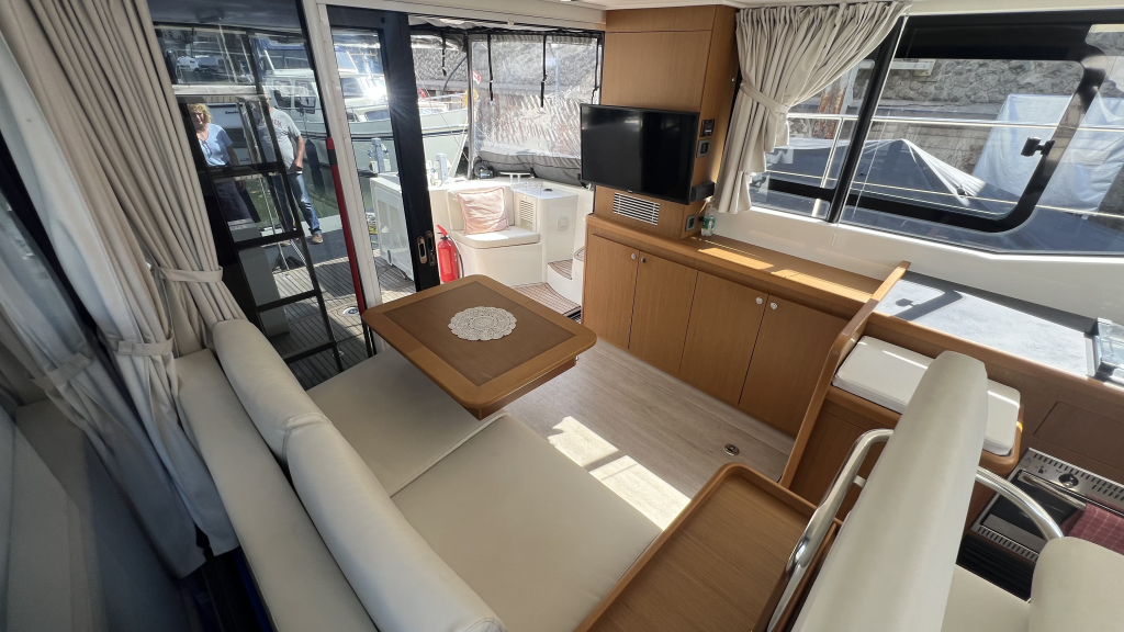 Beneteau Swift Trawler 35 — foto 40 van 76