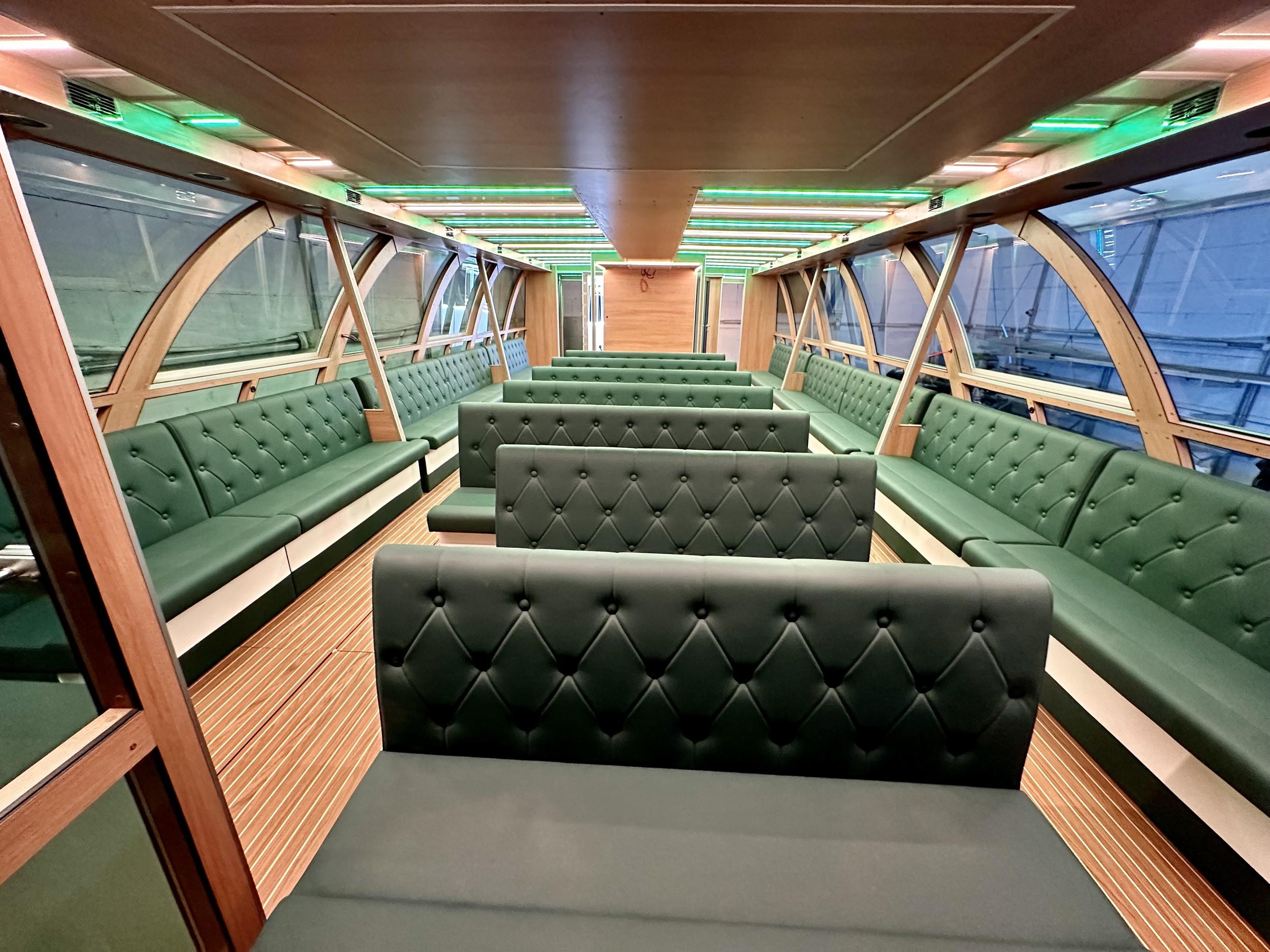 Holiday Boat Sundeck 57 Passenger Catamaran — foto 19 van 39