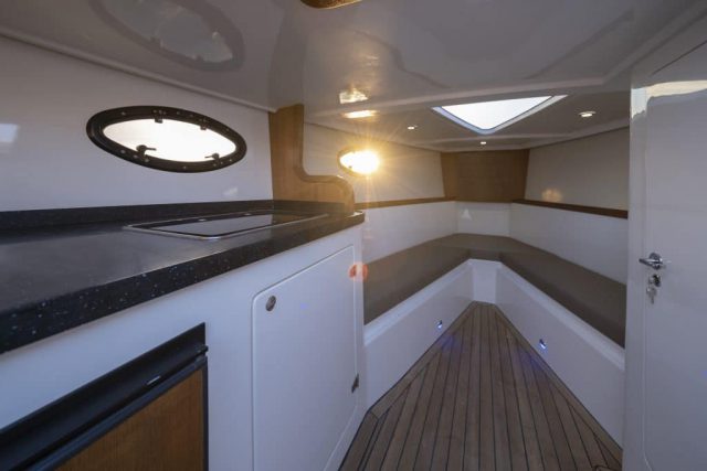 Outlaw 999 tender DE GROOTSTE SLOEPENSHOWROOM VAN NEDERLAND — foto 14 van 17
