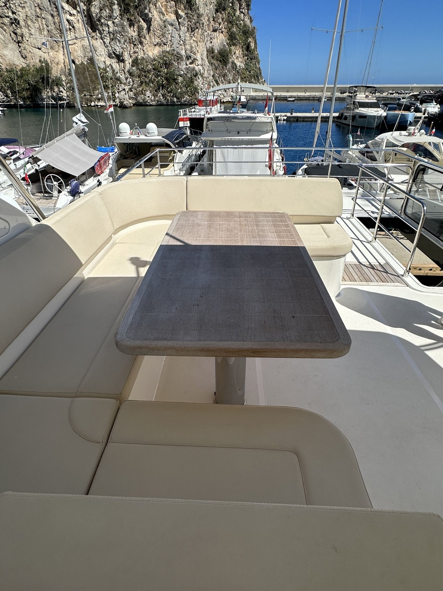 Absolute Yachts Navetta 58 — foto 3 van 4