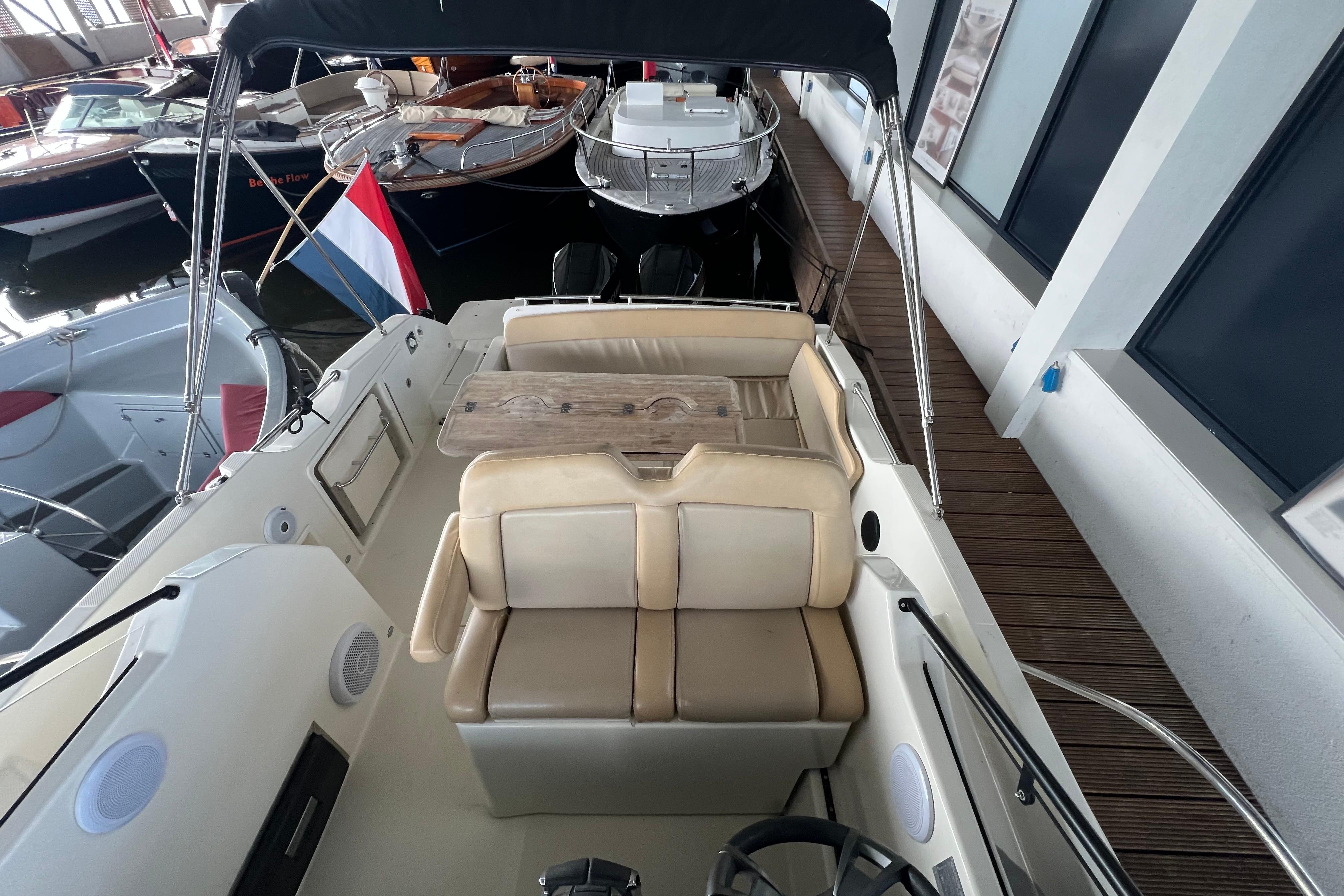Quicksilver Activ 875 Sundeck — foto 12 van 20