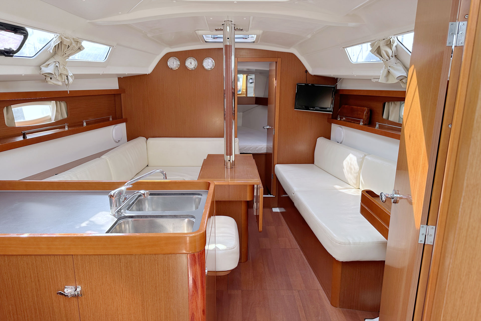 Beneteau Oceanis 34 — foto 9 van 19