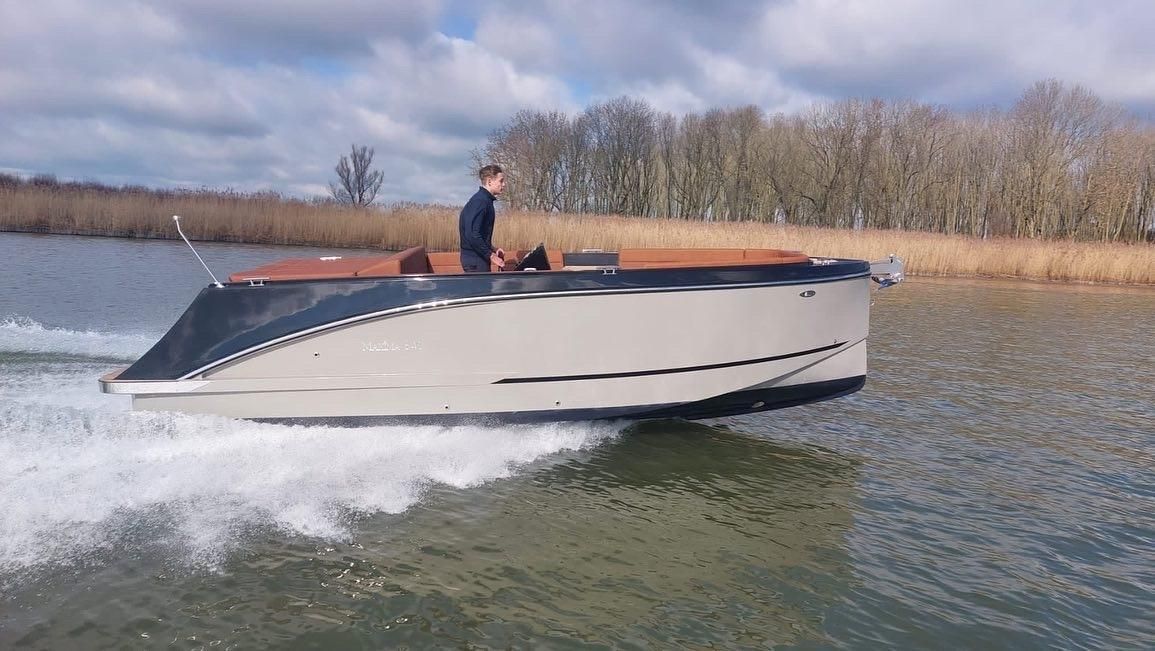 Maxima 640
