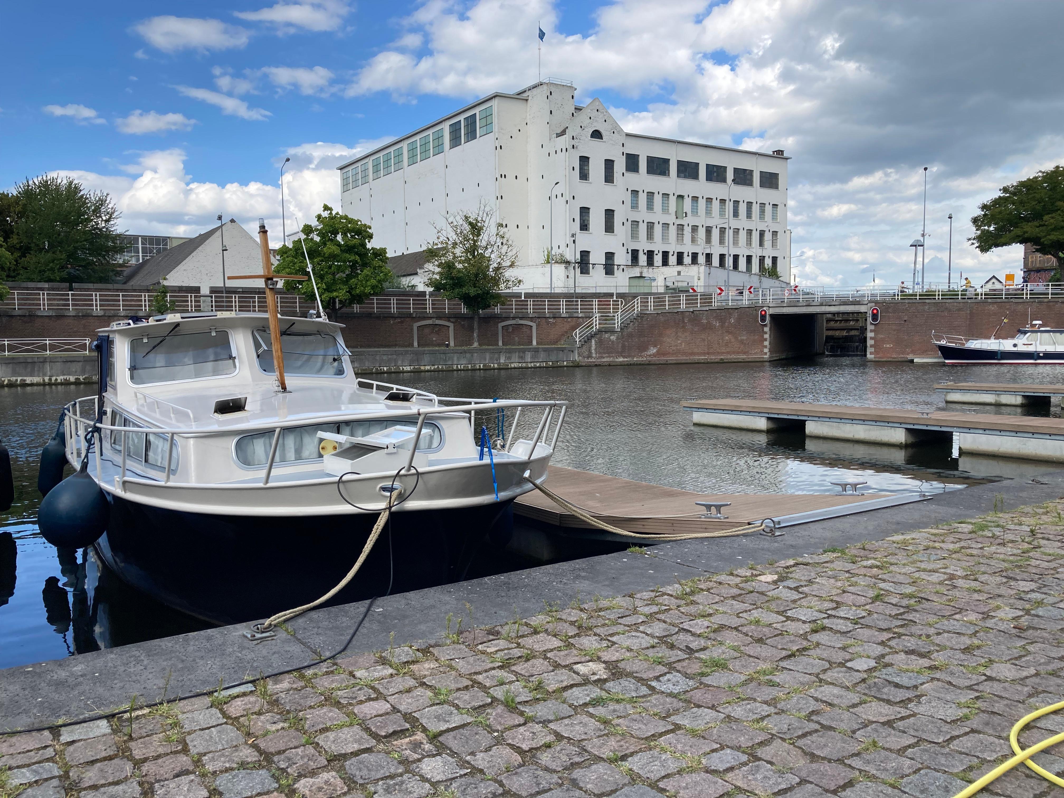 Motor Yacht Super Favorite AK 9.40 — foto 4 van 44