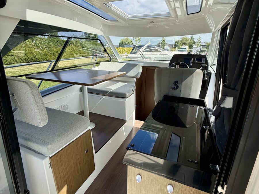 Beneteau Antares 9 — foto 29 van 29