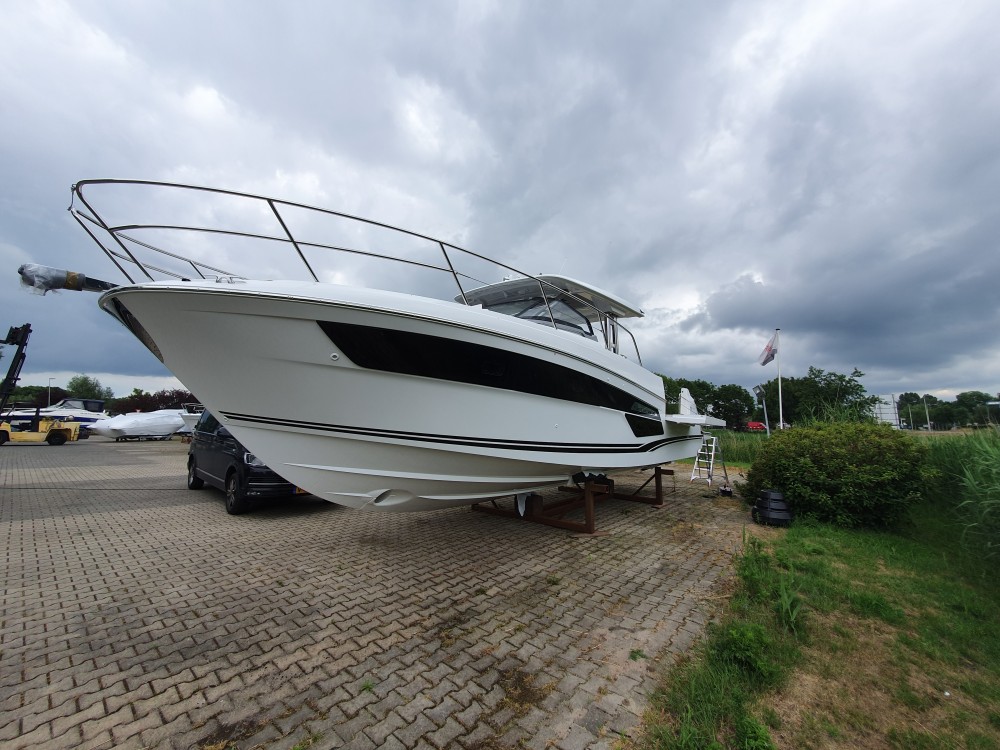 Jeanneau Cap Camarat 12.5 WA — foto 6 van 49