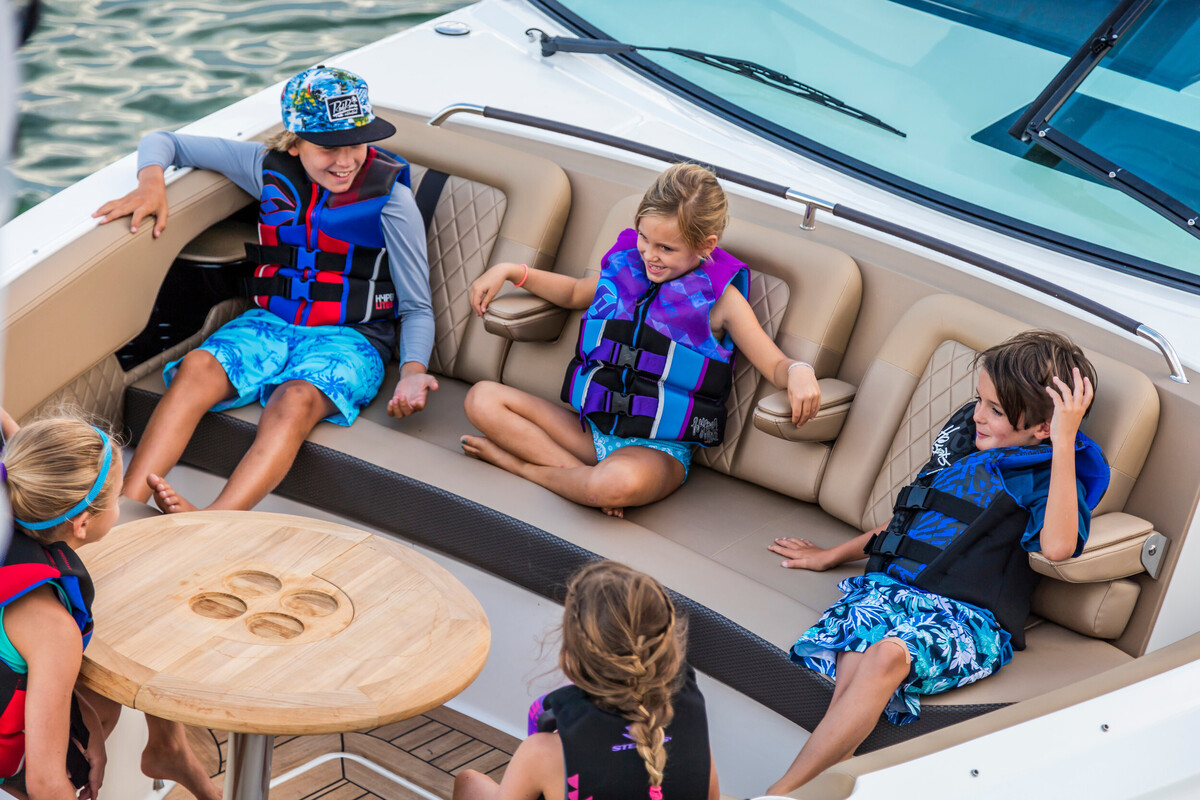 Sea Ray SLX 400 Outboard — foto 13 van 24