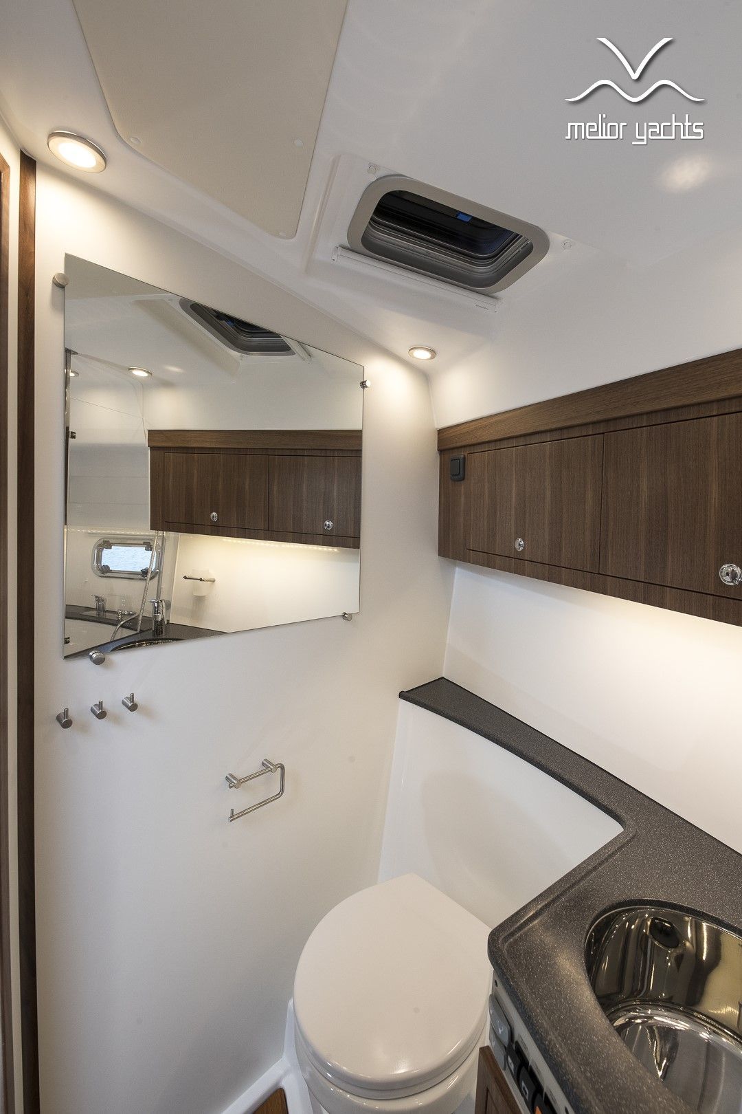 Saga 385 - Edition Walnut Interior — foto 24 van 56