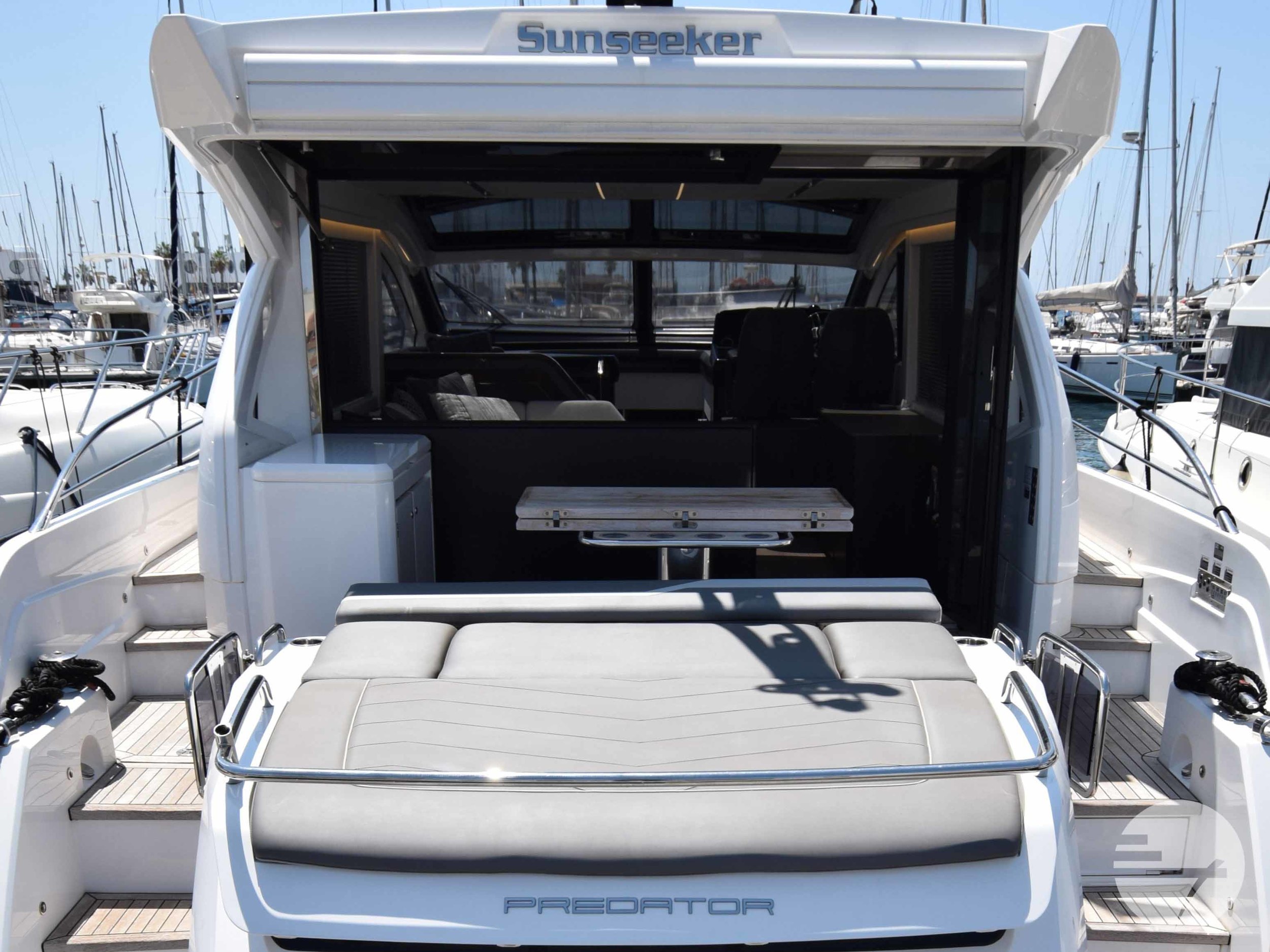 Sunseeker Predator 55 EVO — foto 12 van 70