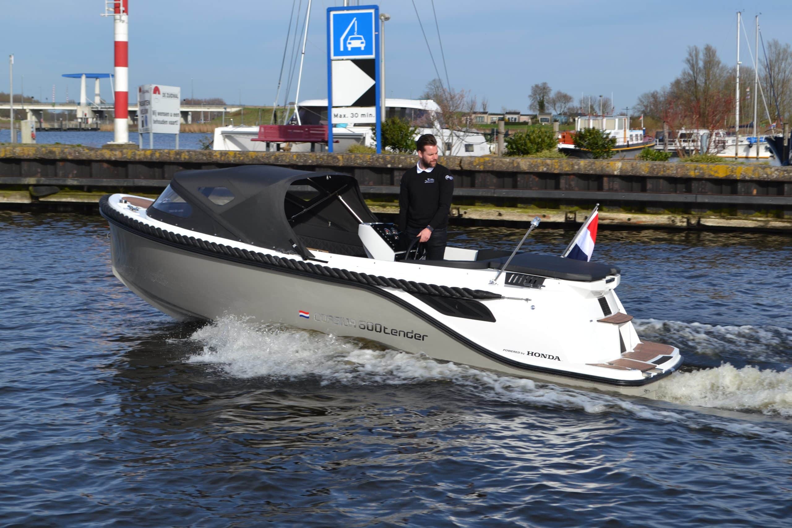Corsiva 600 Tender — foto 8 van 9