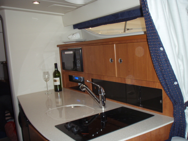 Bayliner 320 met 2x 260 pk Mercruiser van bouwjaar 2008! — foto 15 van 18