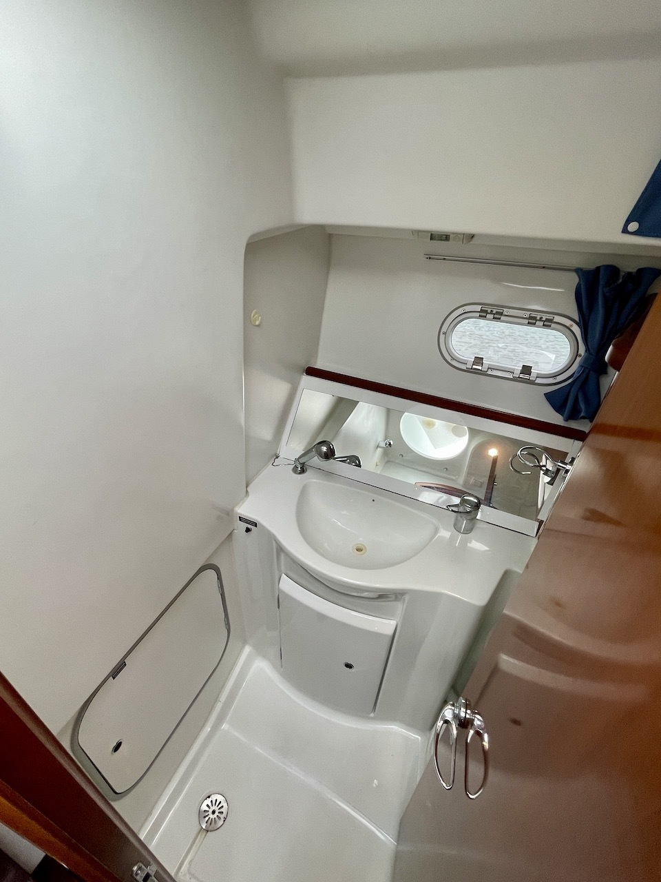 Beneteau Antares 9.80 — foto 22 van 33