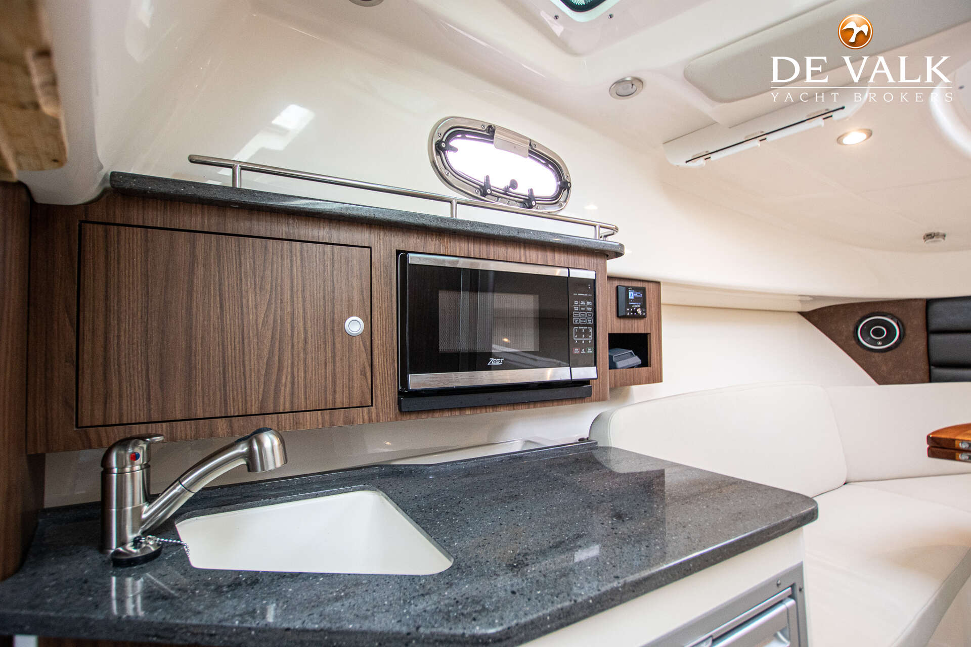 Boston Whaler 285 Conquest Pilothouse — foto 33 van 39