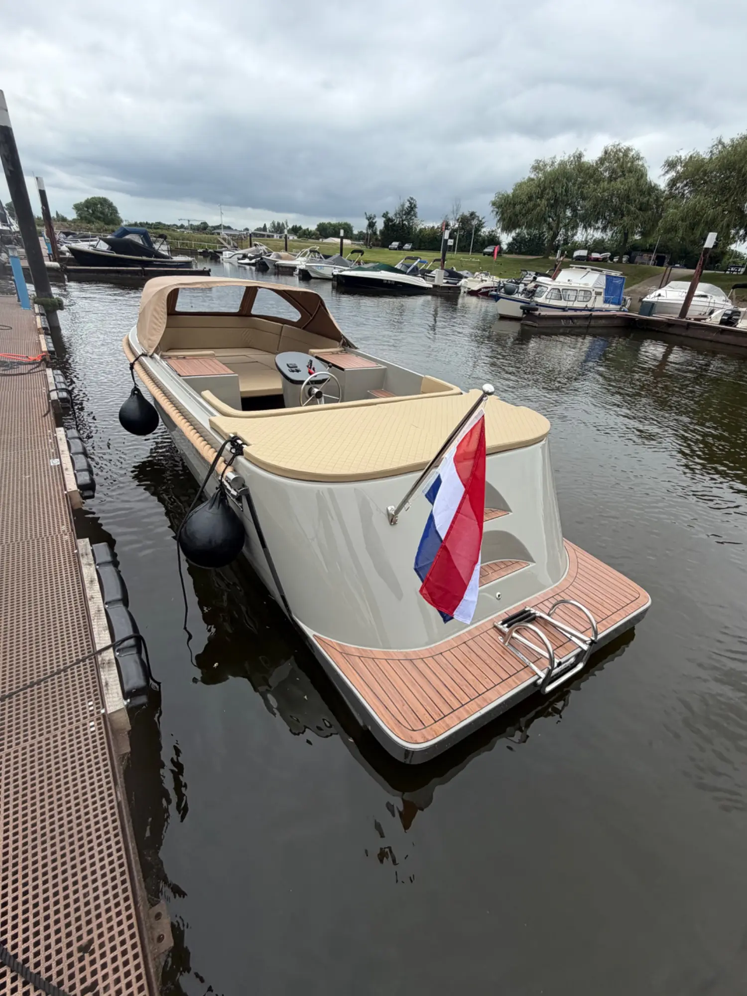 Maassloep 680 Honda 20pk nieuw vaarklaar € 32.950,- — foto 3 van 12