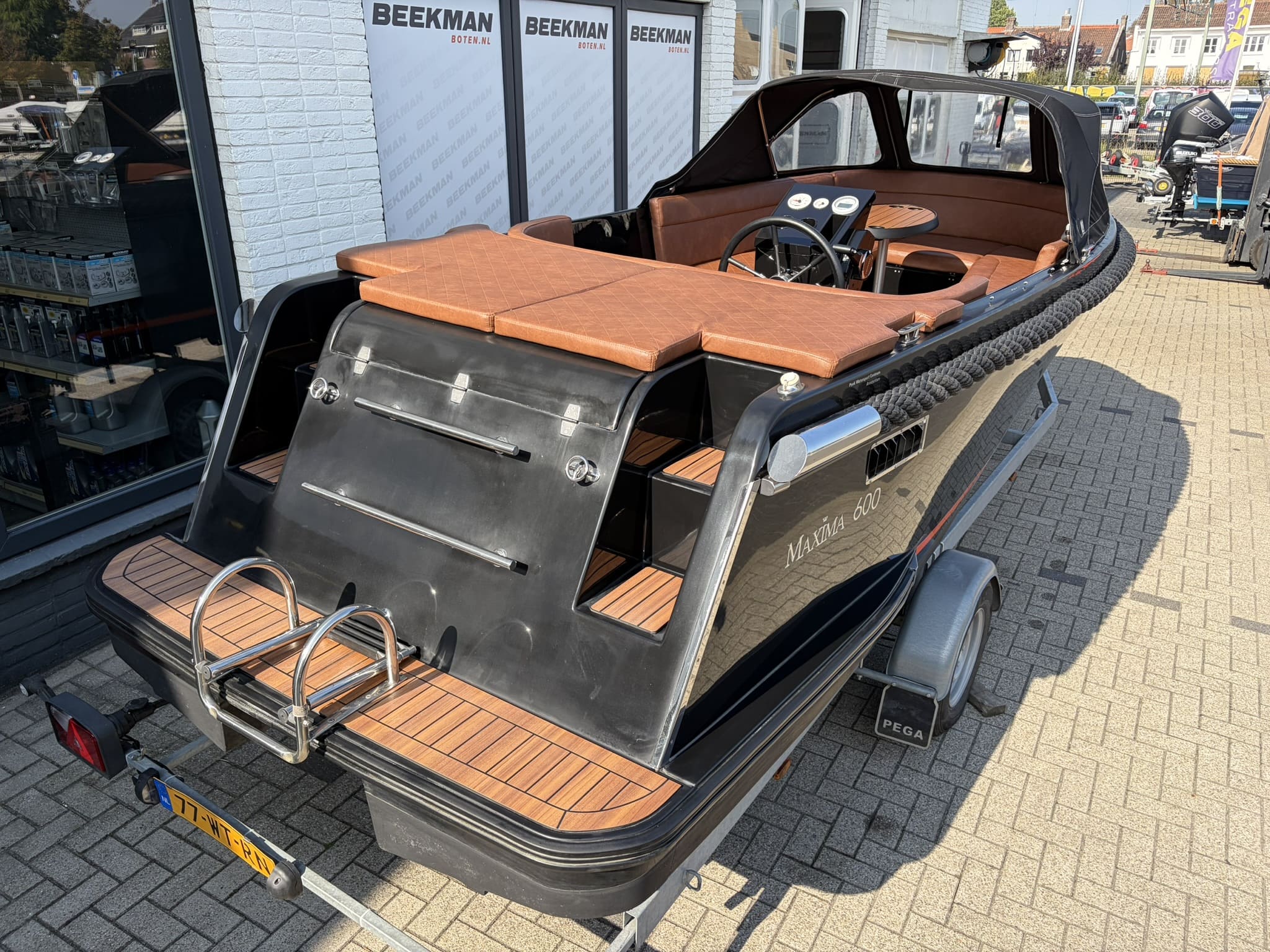 Maxima 600 Tender — foto 4 van 15