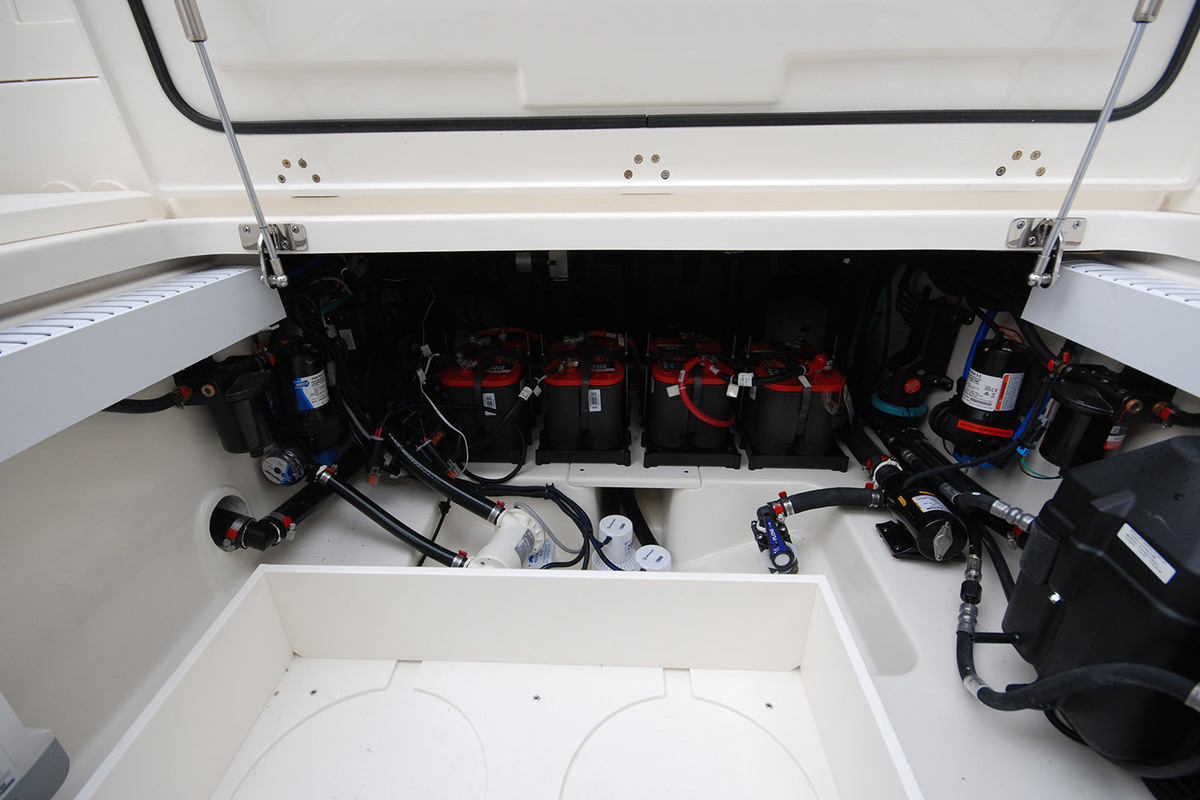 Boston Whaler 330 Outrage — foto 32 van 40