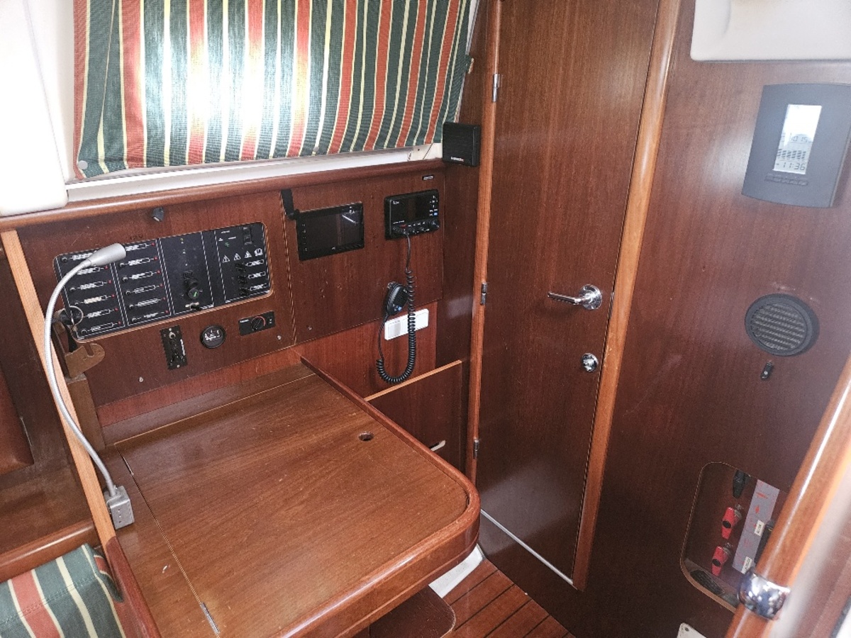 Beneteau Oceanis 36CC — foto 7 van 24