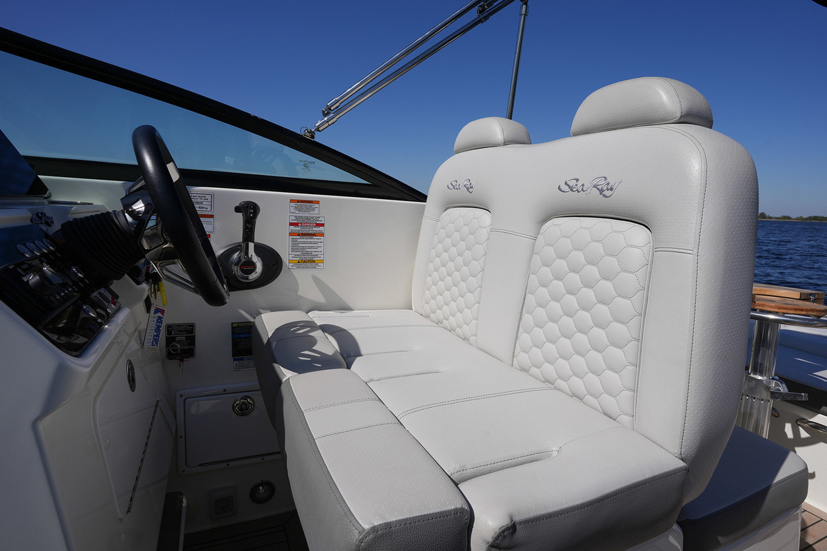 Sea Ray Sundancer 265 — foto 34 van 66