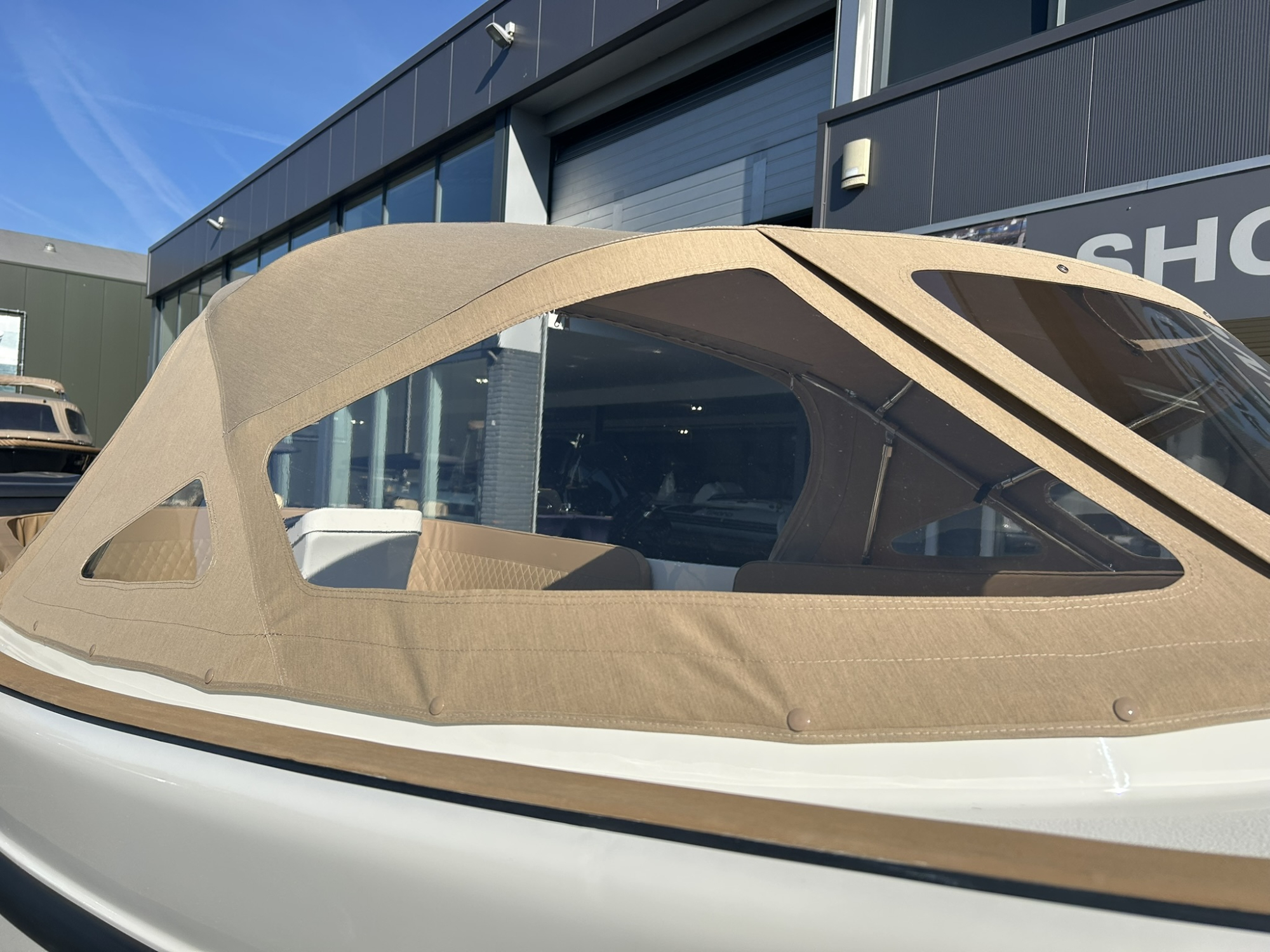 Antaris Fifty5 met Vetus 27 pk wit met beige op voorraad — foto 3 van 9