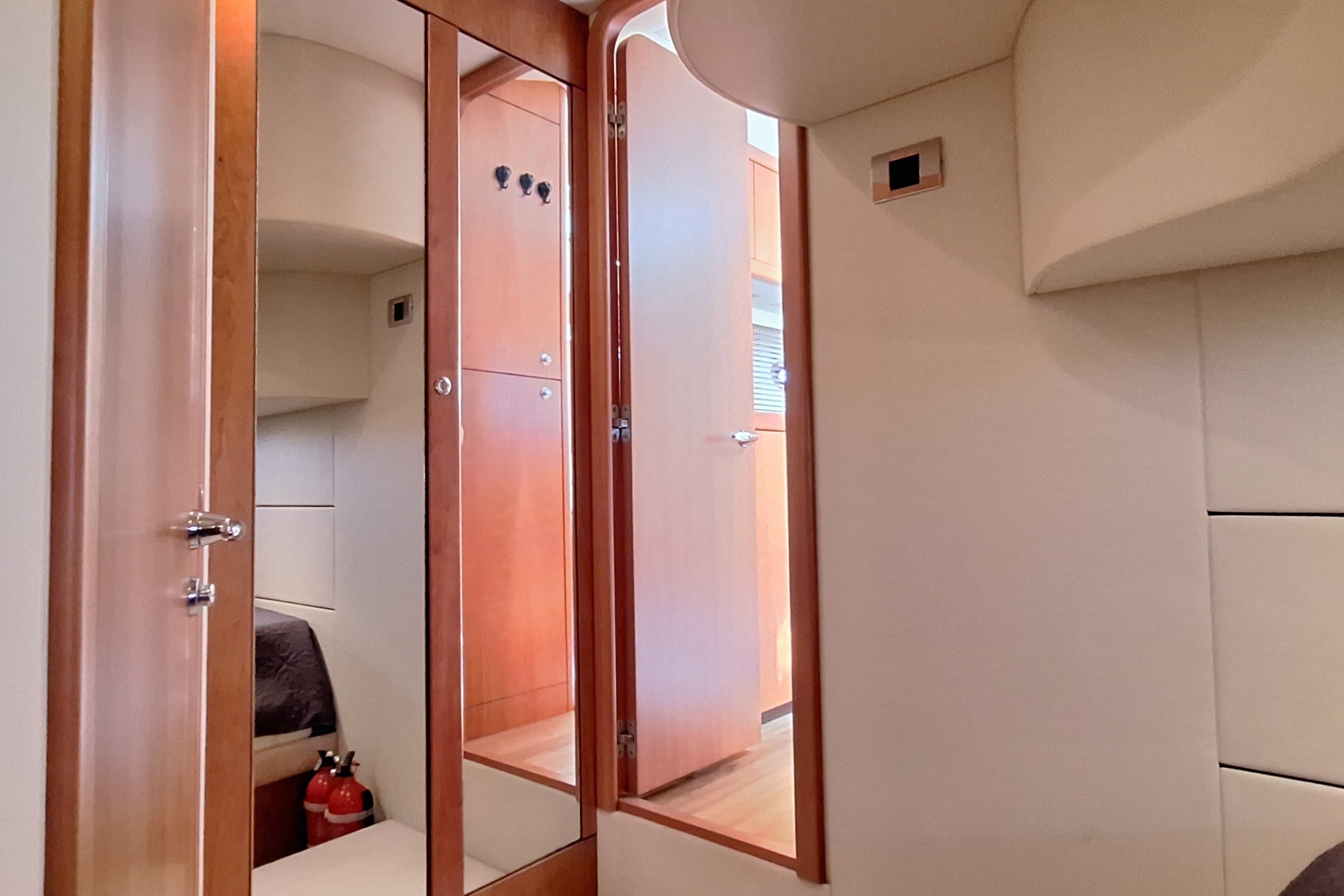 Sunseeker Portofino 47 — foto 80 van 92