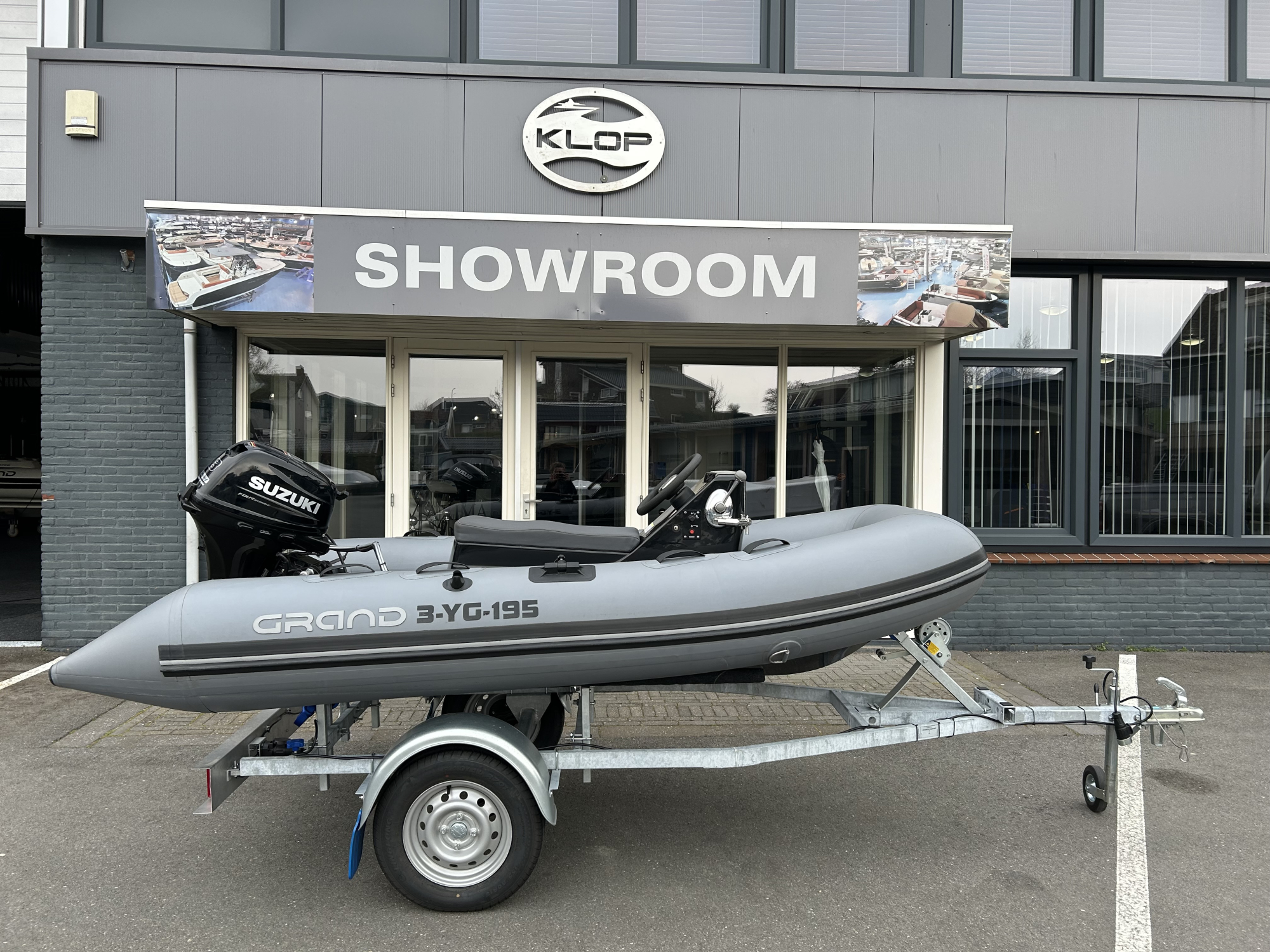 Grand RibsGrand S330S met Suzuki 20 pk